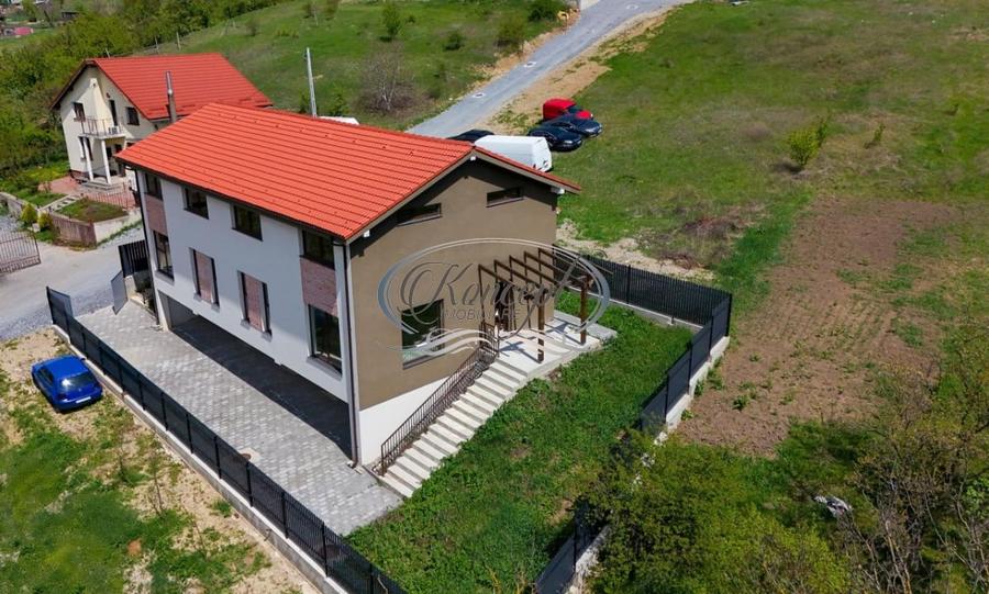 Duplex cu 4 camere cu Canalizare în Iris