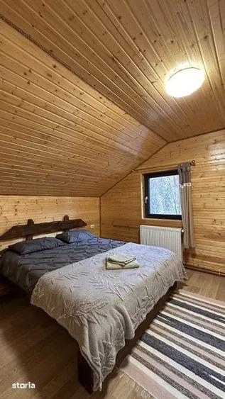 Casă cu 5 camere cu Teren 1000 Mp în Vale