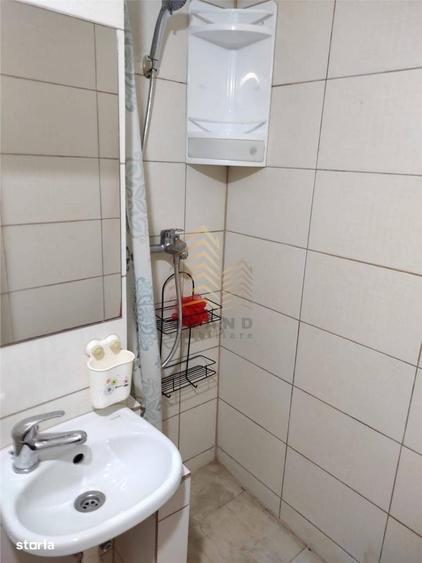 Apartament cu 2 camere semidecomandat în Decebal