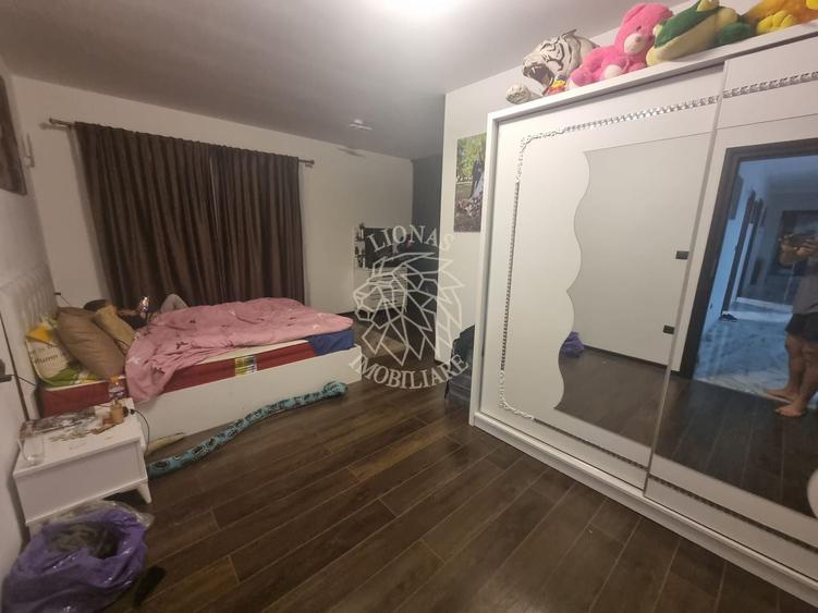 Casă individuală cu 6 camere cu Canalizare în Arcalia