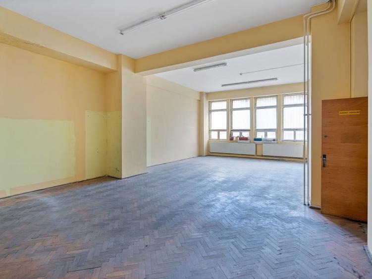 Spațiu comercial, de 440 mp, în Centru Civic