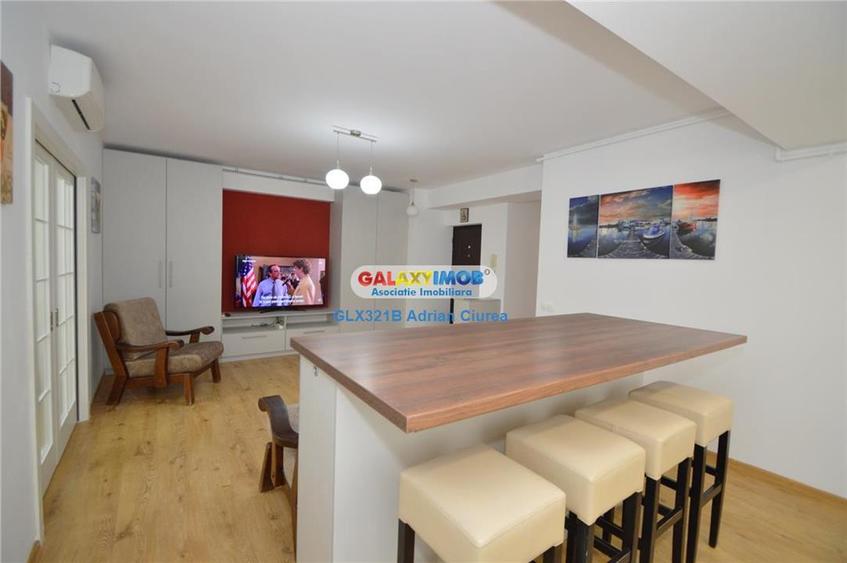 Apartament cu 3 camere semidecomandat, mobilat în Ștefan cel Mare