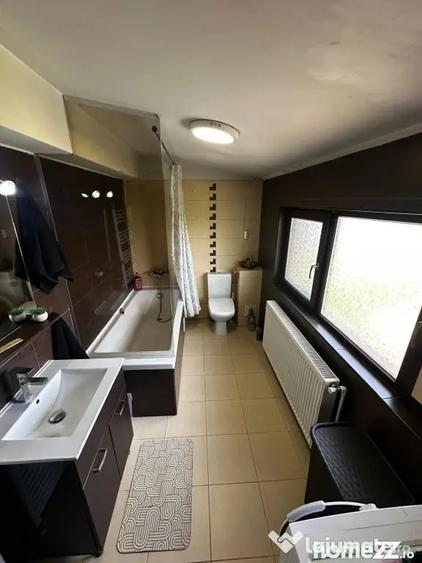 Casă cu 7 camere cu Teren 417 Mp în Ciorogârla