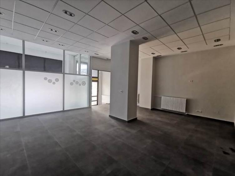 Sp comercial central (parter stradal, renovat) plus demisol iluminat natural - 1