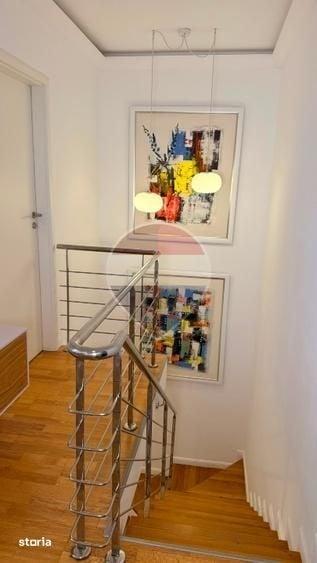 Apartament cu 3 camere în Tei