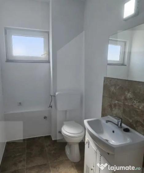 Apartament cu 3 camere decomandat în Semicentral