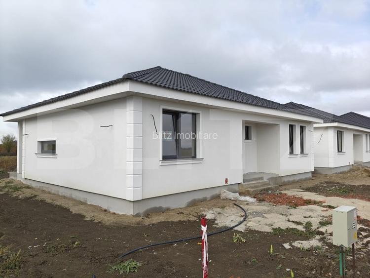 Casa 4 camere, 100 mp, zona Calea Odoreiului