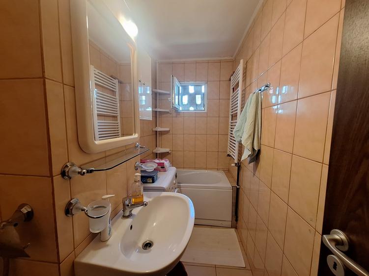 Apartament cu 2 camere nedecomandat, mobilat în Girocului