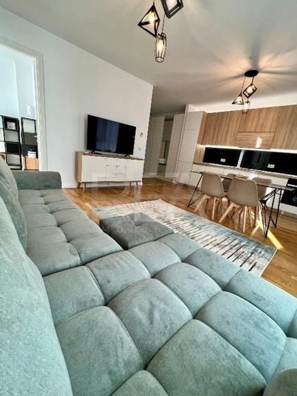 Apartament cu 3 camere semidecomandat, mobilat în Domenii