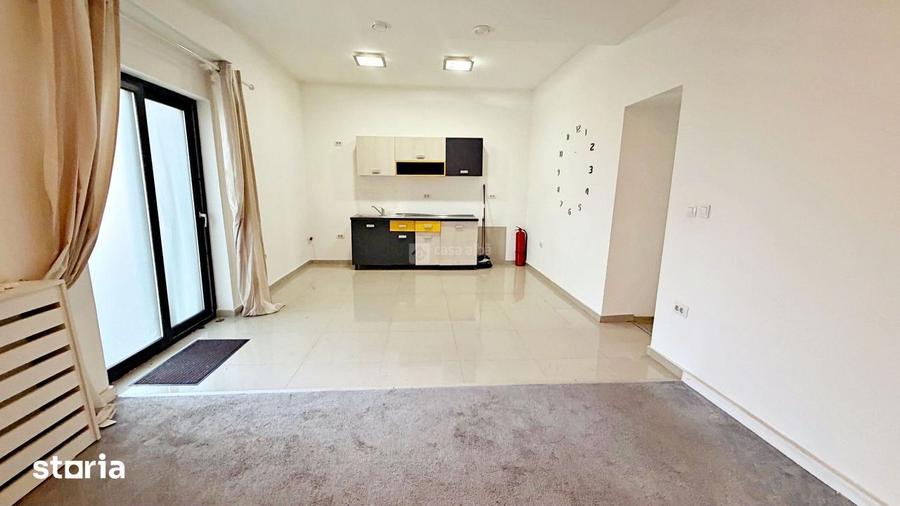 Casă cu 7 camere cu Canalizare în Central