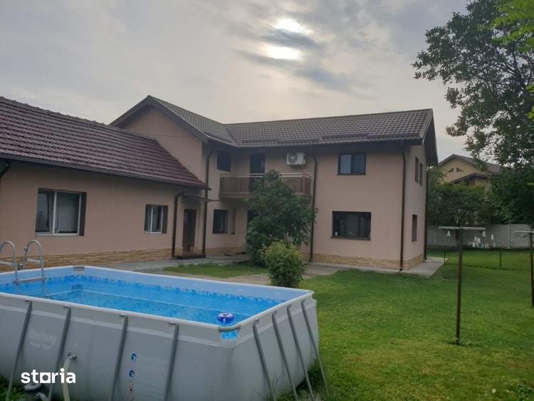Casă cu 8 camere cu Teren 950 Mp în Brestei