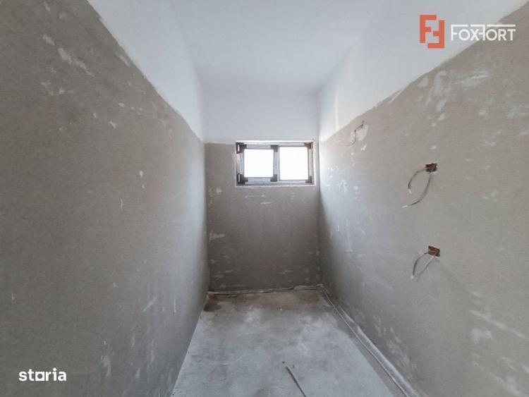 Duplex 4 camere 140 mp utili, toate utilitatile, la asfalt in Giroc - - 2