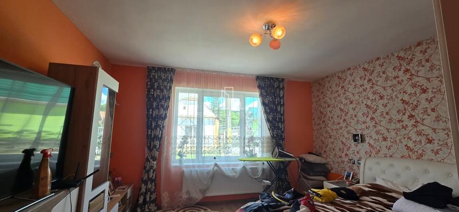 Casă individuală cu 7 camere cu Canalizare în Hetiur