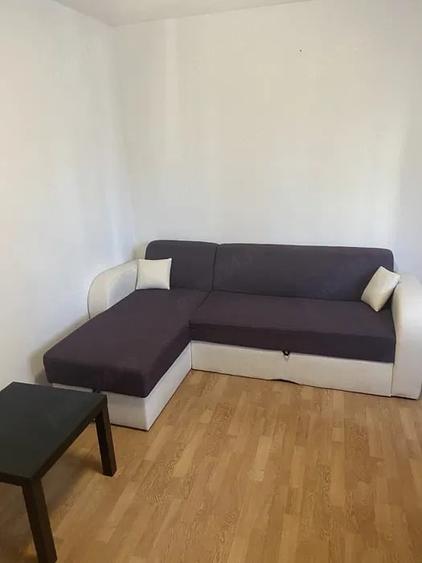 Garsonieră decomandată în Tei
