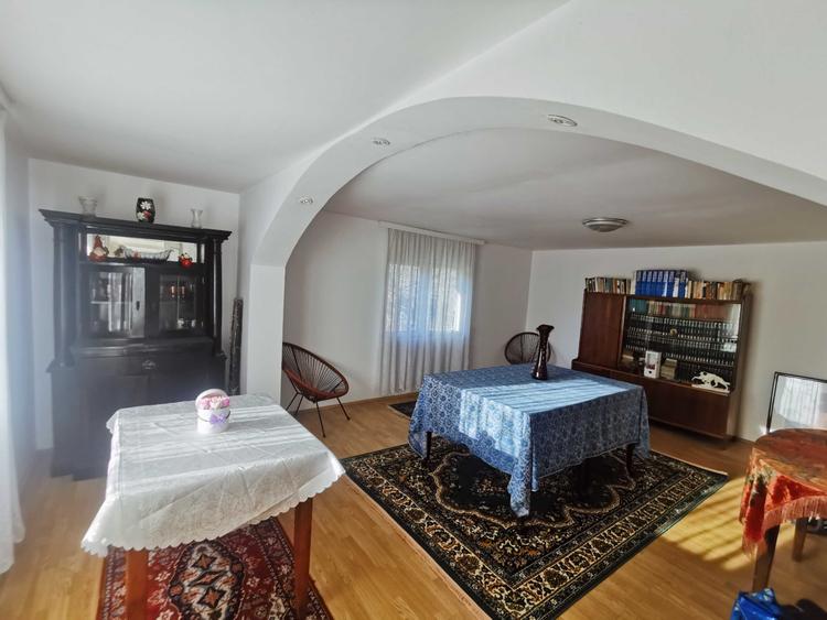 Casă cu 4 camere în Valea Mare-Pravăț