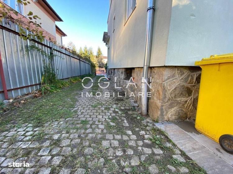 Casă cu 4 camere în Calea Poplăcii