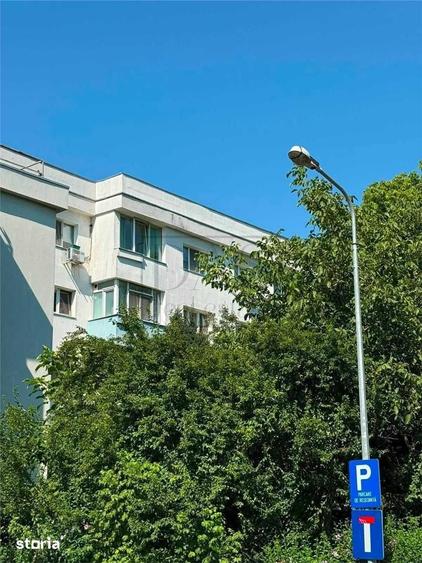 Apartament cu 3 camere decomandat în Aviației