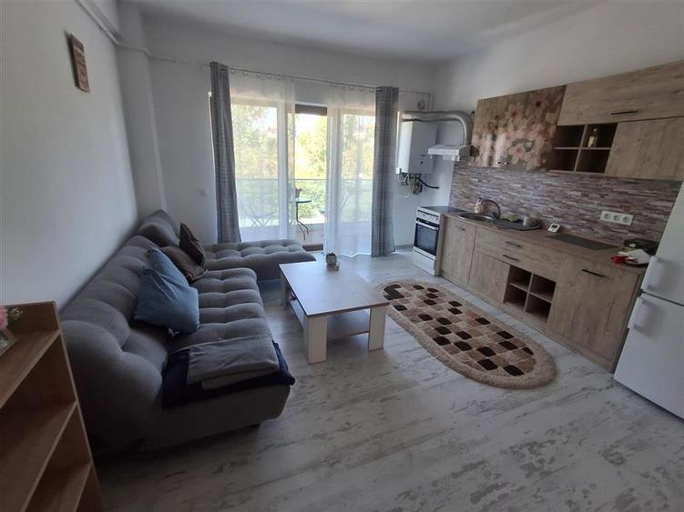 Apartament cu 2 camere semidecomandat în Exterior Sud