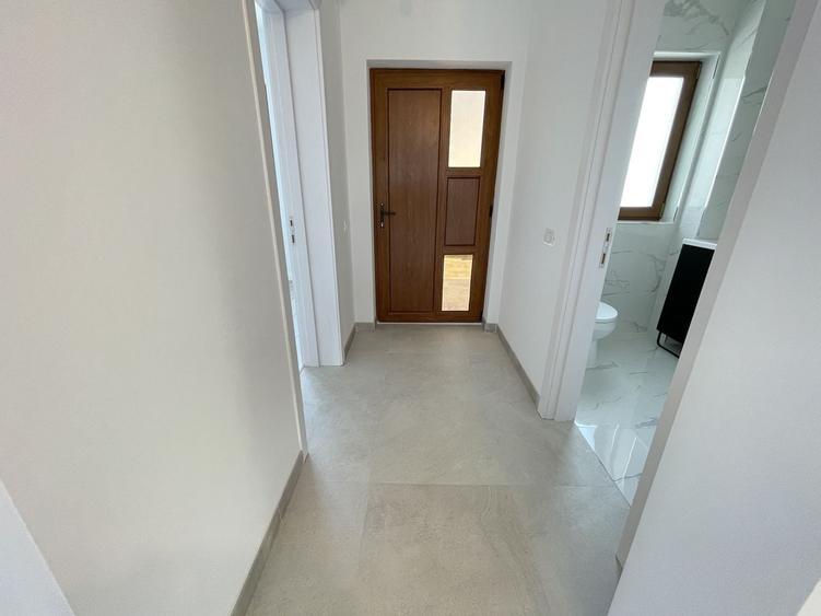 Duplex cu 4 camere cu Canalizare în Dumbrăvița