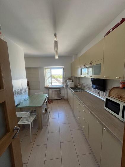 Apartament cu 4 camere decomandat în Cug