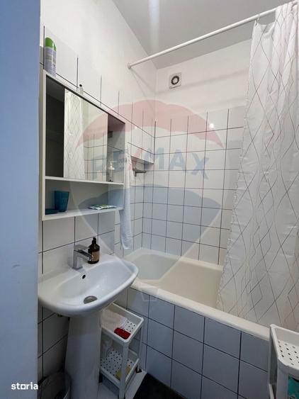 Apartament cu 2 camere semidecomandat în Tei