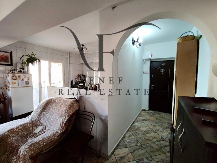 Apartament cu 4 camere semidecomandat în Pantelimon