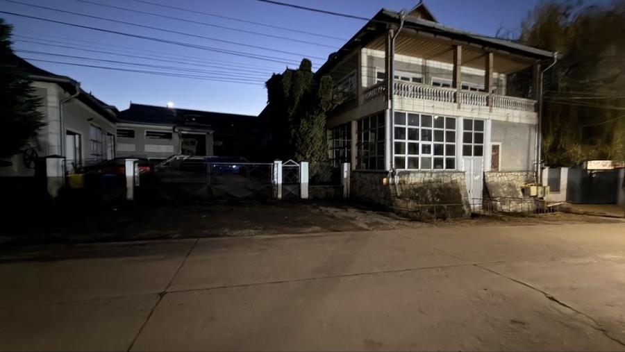 Casă cu 4 camere în Ipotești