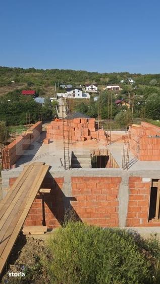 Casă cu 3 camere cu Teren 354 Mp în Bârnova