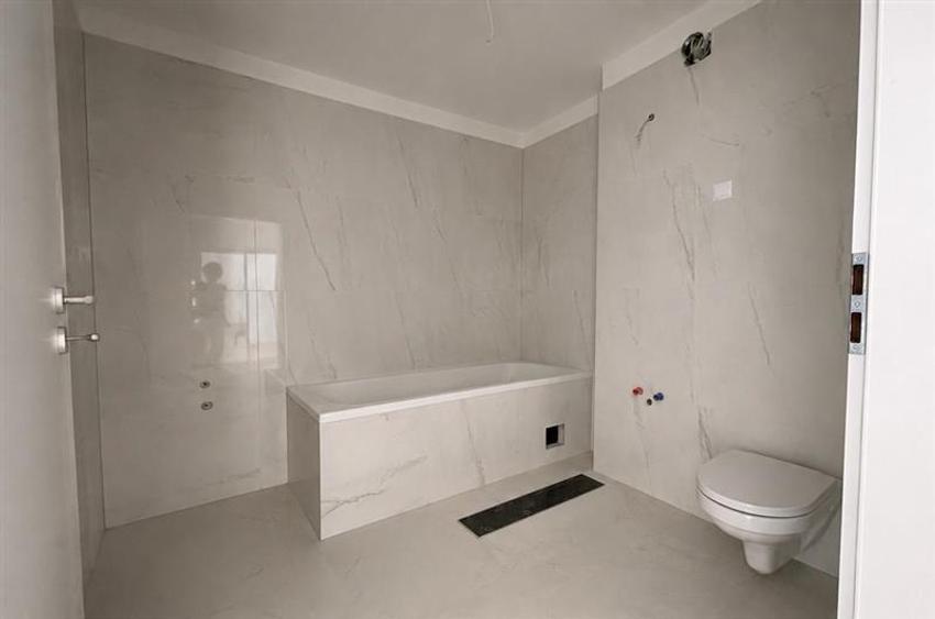 Apartament cu 2 camere decomandat în Tudor