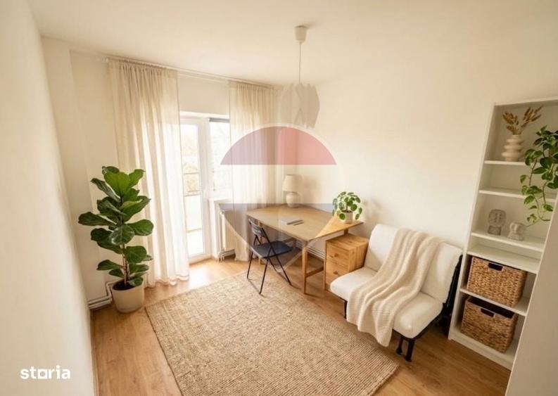 Apartament cu 4 camere decomandat în Ștrand