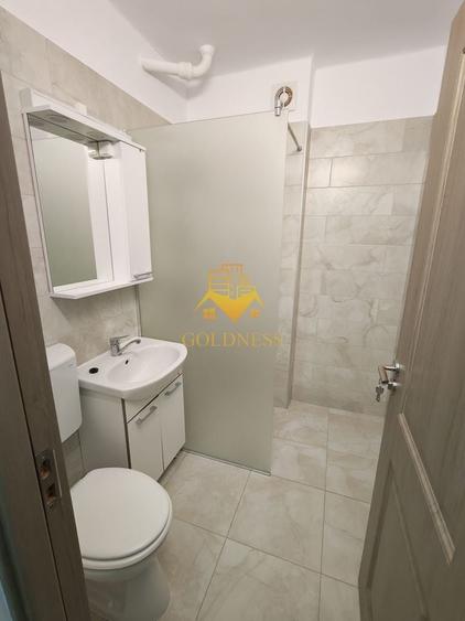 Apartament cu 3 camere decomandat, mobilat în Central