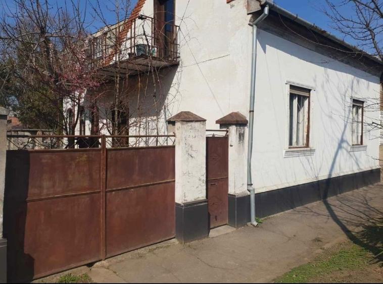 Casă individuală cu 3 camere cu Canalizare în UTA