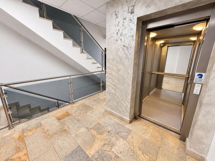Apartament cu 2 camere decomandat în Vitan Mall