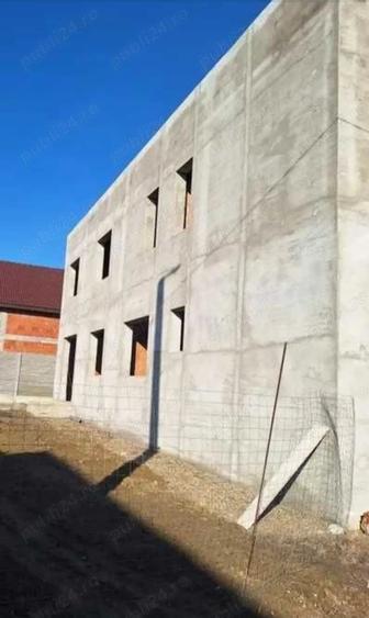 Casă cu 2 camere cu Teren 400 Mp în Utvin