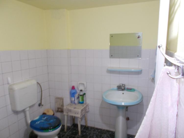Casă individuală cu 3 camere cu Teren 450 Mp în Central
