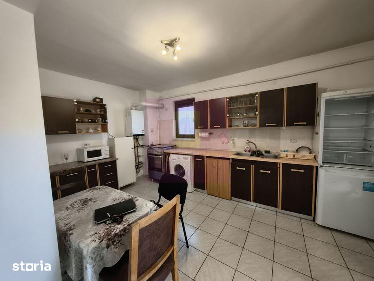 Casă cu 7 camere cu Teren 280 Mp în Rahova