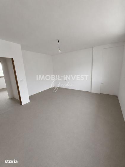Casă cu 4 camere cu Teren 180 Mp în Cetate