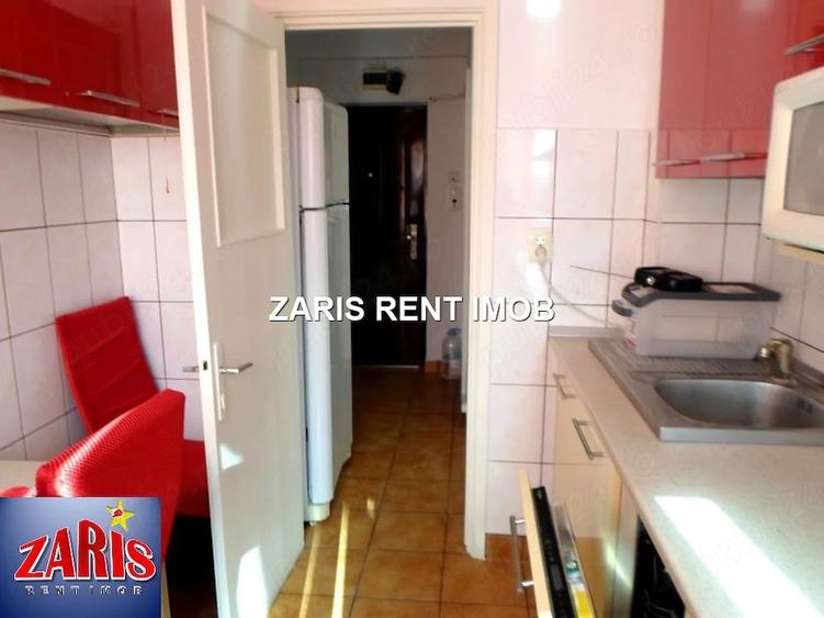 Apartament cu 3 camere semidecomandat în Republicii