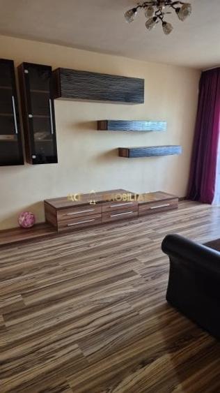 Apartament cu 3 camere decomandat, mobilat în Giurgiului