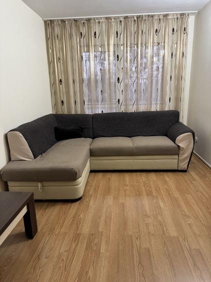 Apartament cu 3 camere decomandat în Podu Turcului