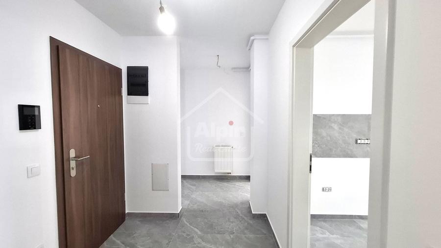 Apartament cu 2 camere decomandat în Tractorul
