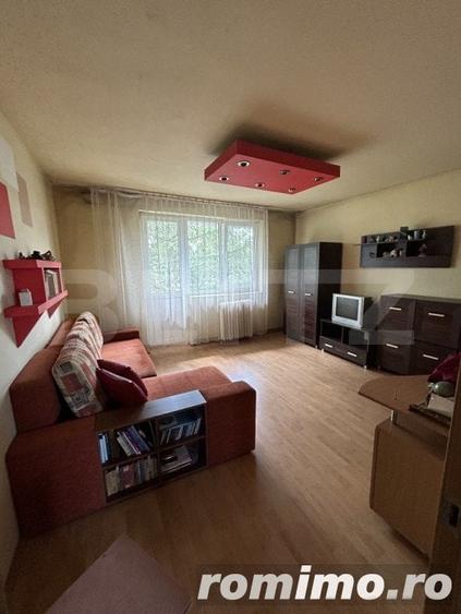 Apartament cu 3 camere decomandat în Calea Moldovei