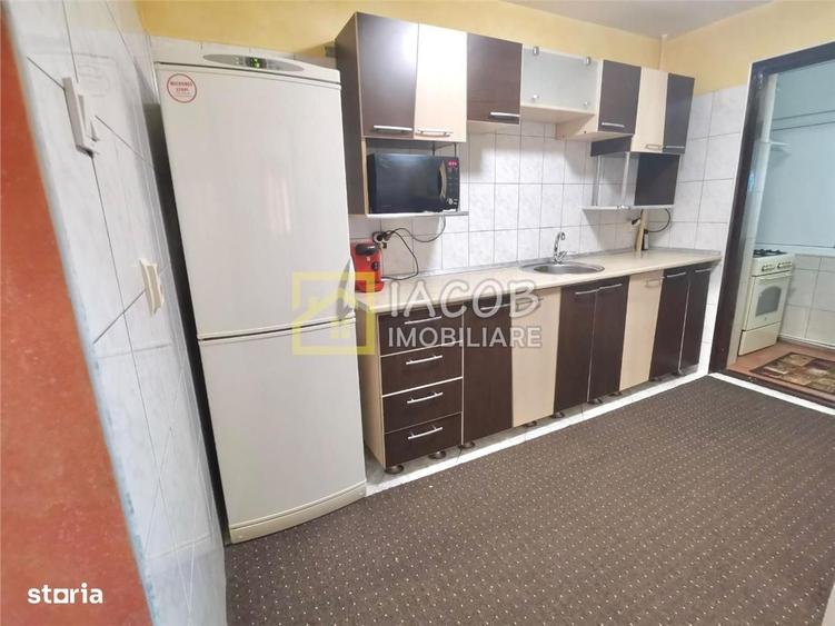 Apartament cu 3 camere decomandat în Alecu Russo