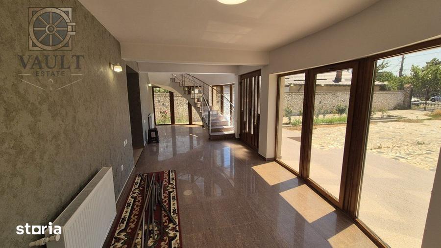 Casă cu 9 camere cu Teren 510 Mp în Crevedia