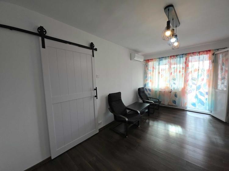 Apartament cu 2 camere decomandat în Titan