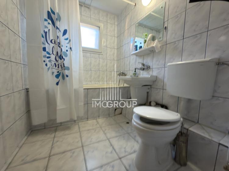 Apartament cu 3 camere decomandat, mobilat în Între Lacuri