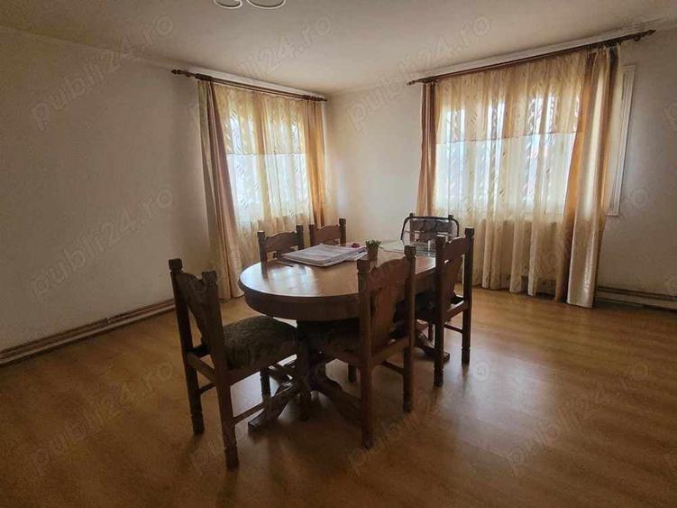 Casă cu 6 camere cu Teren 671 Mp în Câmpulung Moldovenesc