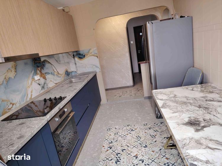 Apartament cu 4 camere decomandat în Central
