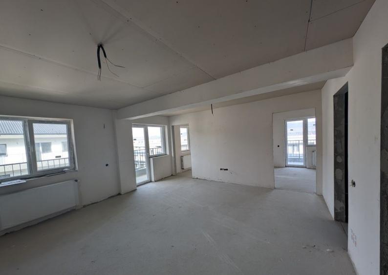 Apartament cu 3 camere semidecomandat în Florești — fotografia 2