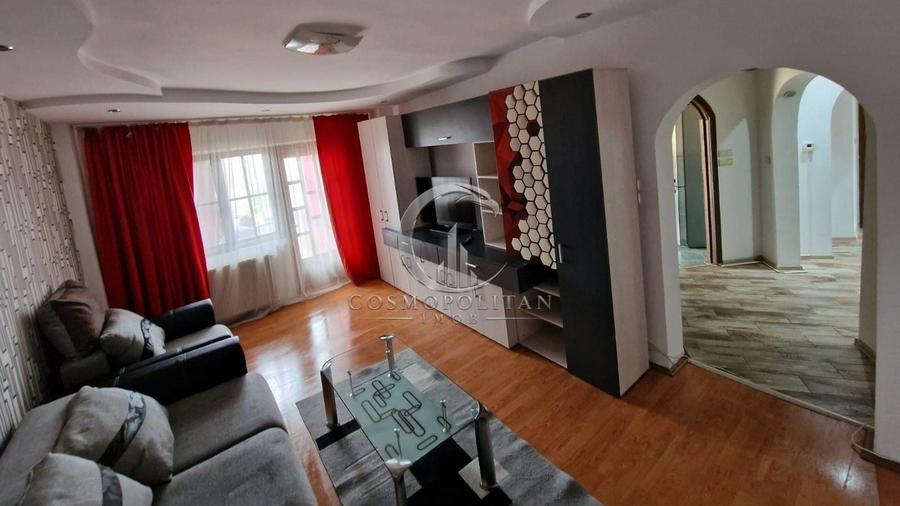 Apartament cu 3 camere, mobilat în Aleea Sporturilor